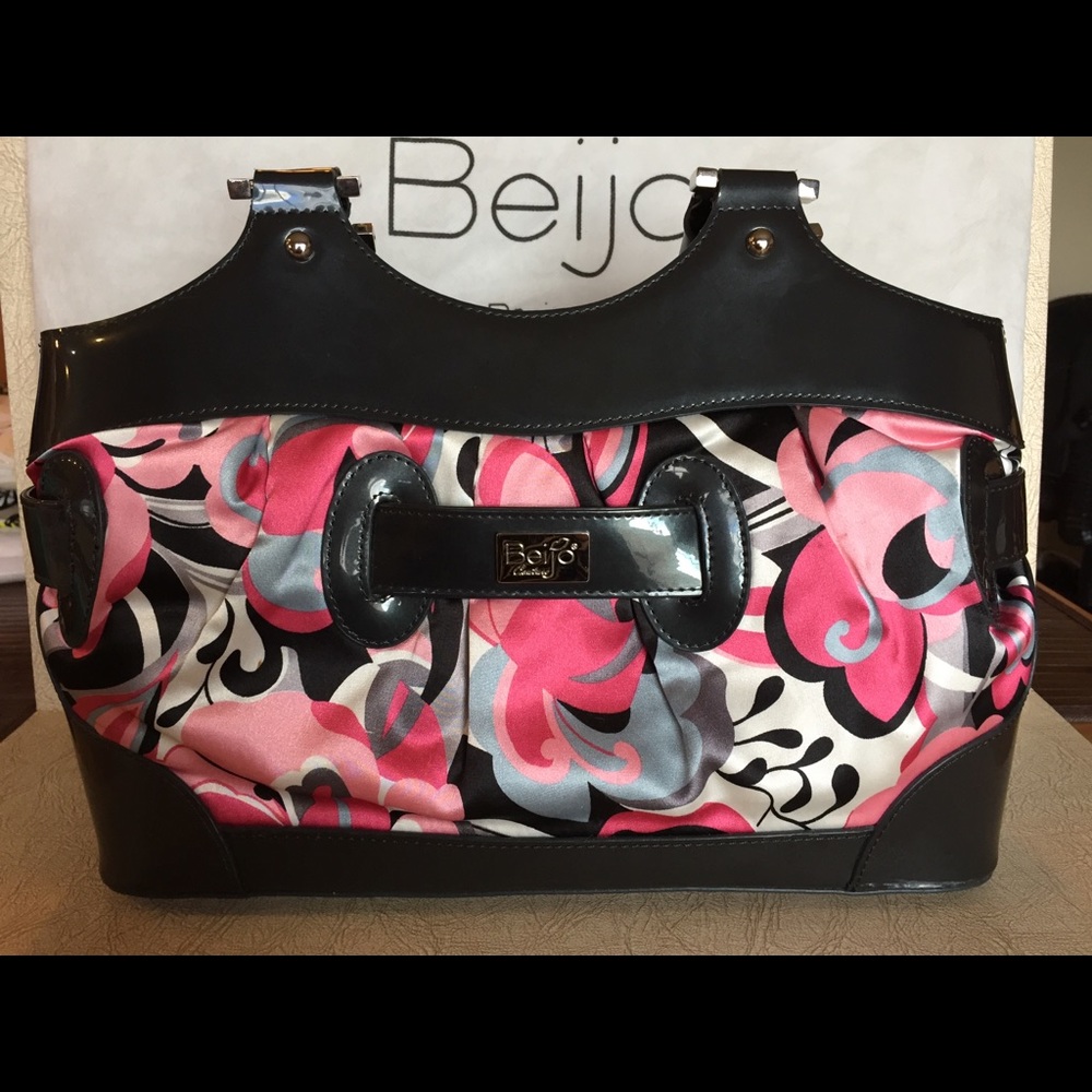 Beijo satin purse